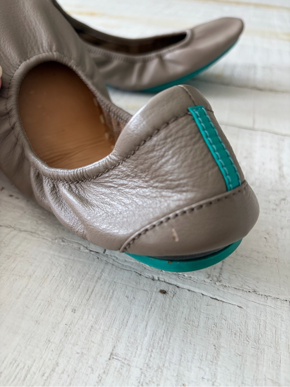Tieks by Gavrieli size 7 Taupe Leather Ballet Flats Foldable Travel Comfort - Picture 7 of 10